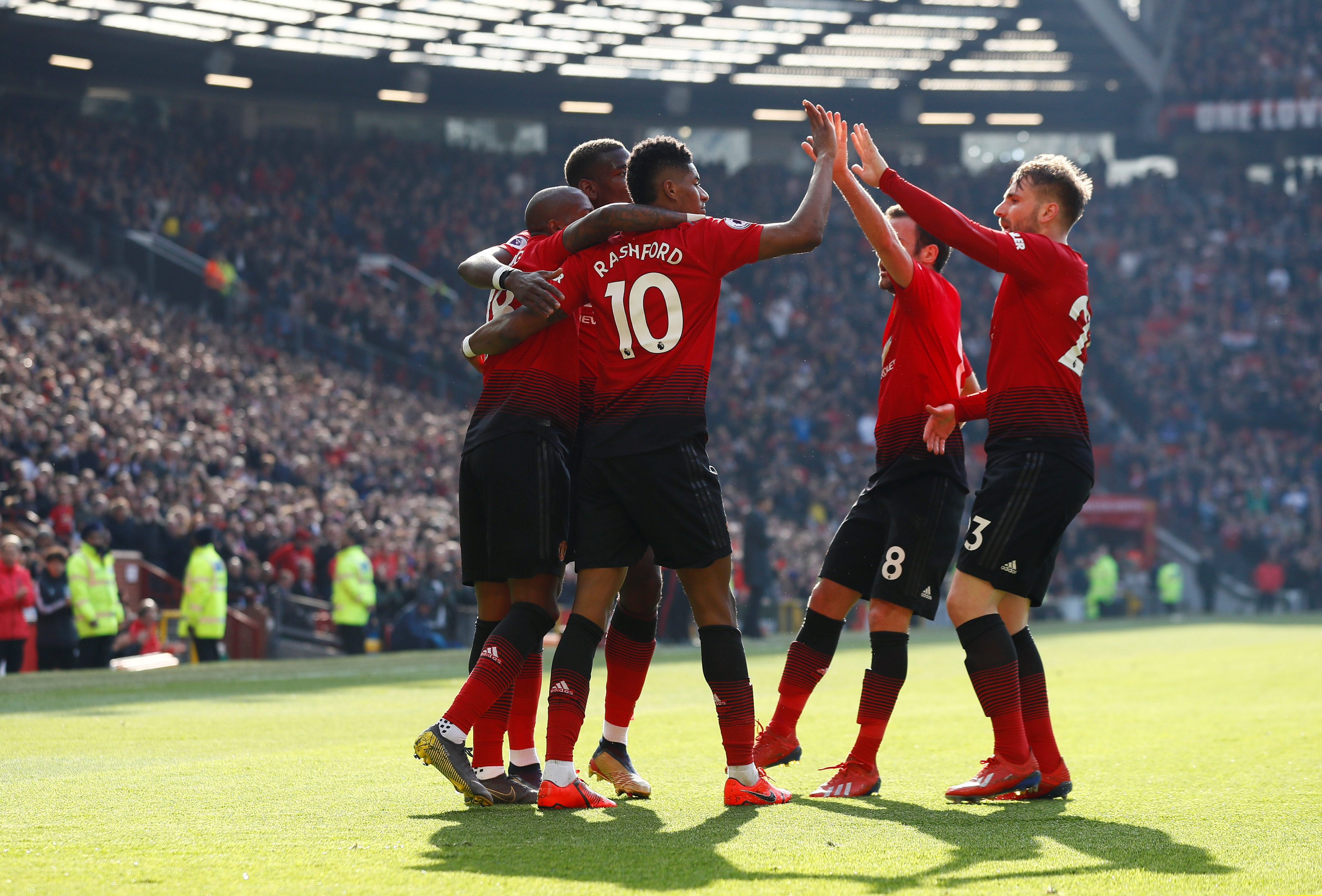 立下了汗马 立下了汗马